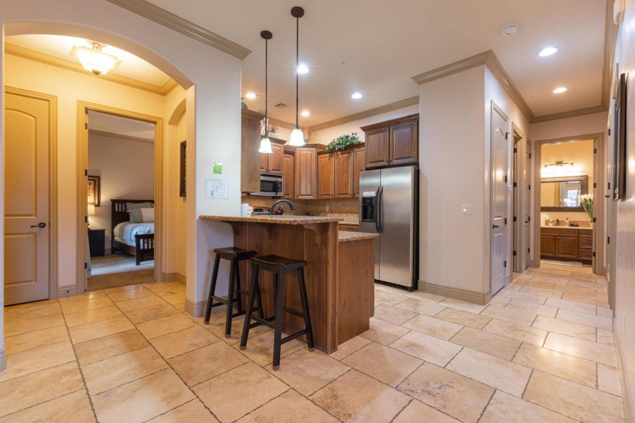 D5-Coral Springs Poolside-Ground Floor 3-Bedroom Hillside View Hurricane Ruang foto